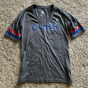 Cubs Nike v-neck, size large